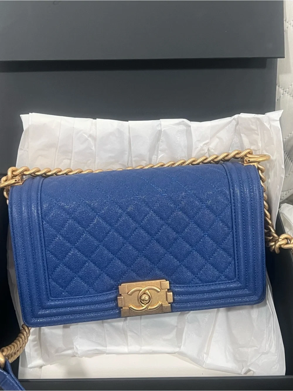 💙💙Chanel Boy Caviar Royal Blue Medium Bag